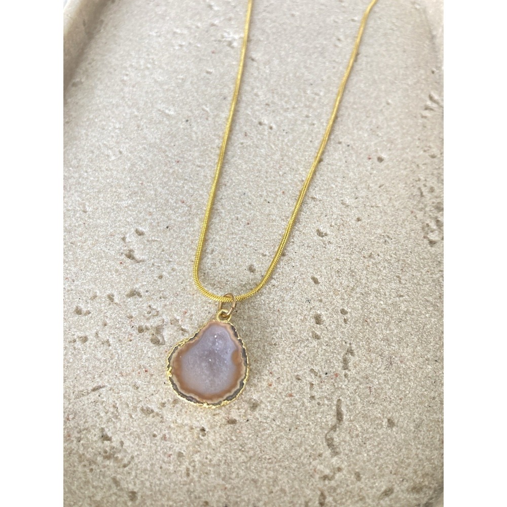 Gold Tone Druzy Geode Slice Pendant Necklace‎ Lavender Stone Romantic Feminine